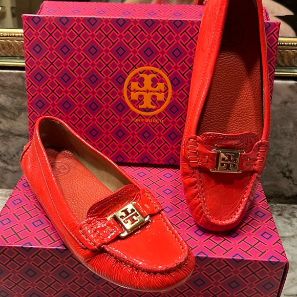Tory Burch Red Patent Leather Kendrick Driver Mocs 8.5 - Picture 1 of 13